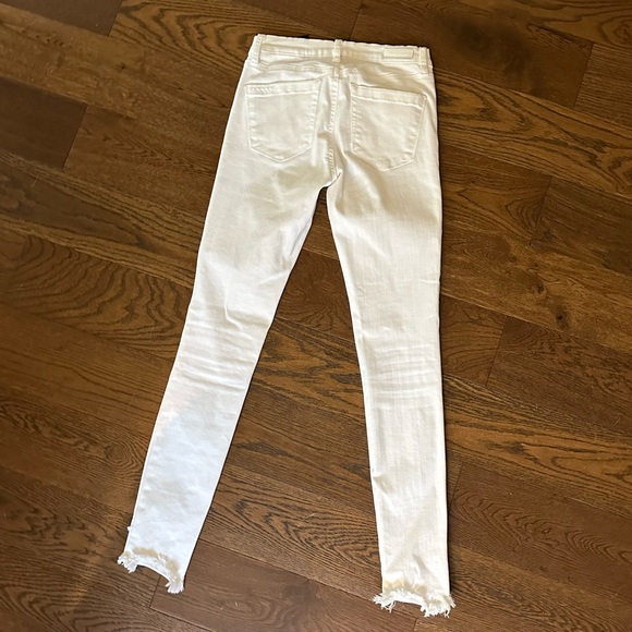 BLANK NYC white skinny jeans with frayed hem - Picture 2 of 2